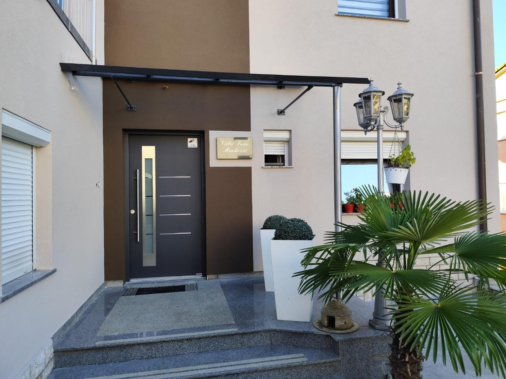 Twins Markovic Apartman Pula
