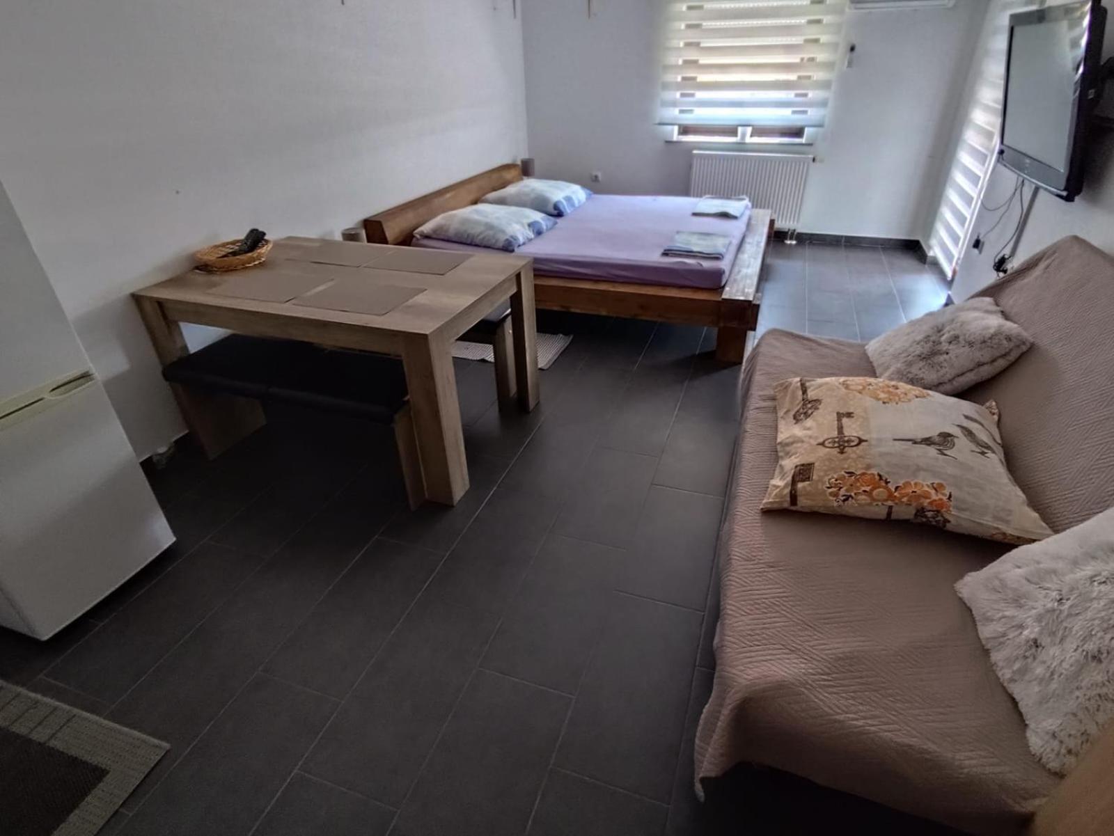 Twins Markovic Apartman *